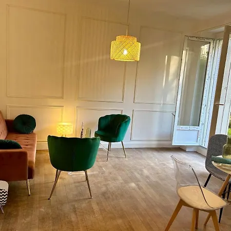 Appartement Rez-de-jardin Lumineux En Plein Centre De *